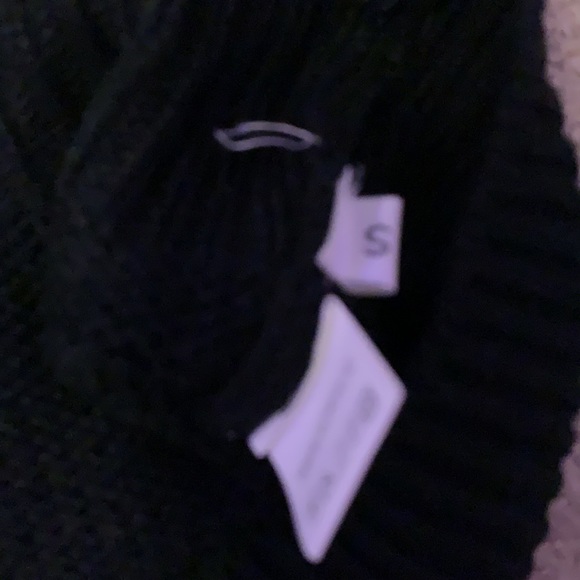 Super cute sweater - Picture 3 of 4